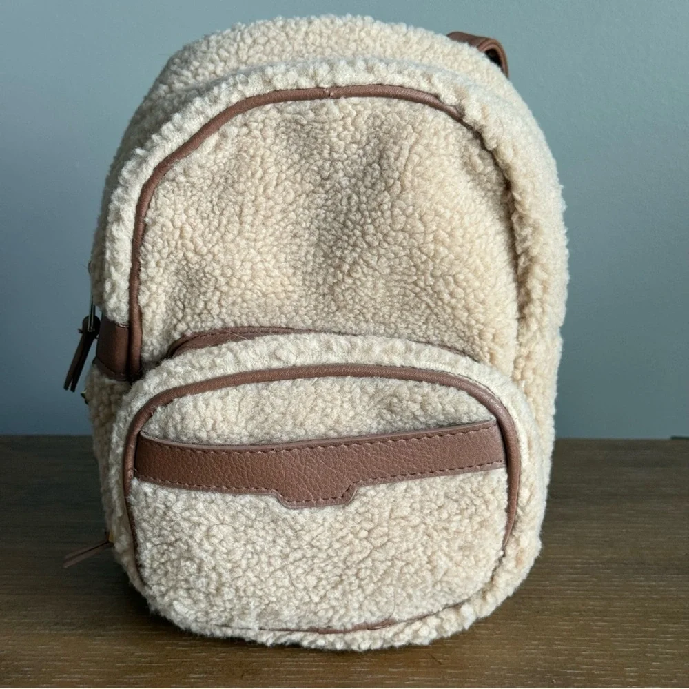 No Boundaries Women's Hands-Free Convertible Backpack Purse Bag Beige Fleece